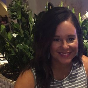 Meet your Posher, Lara